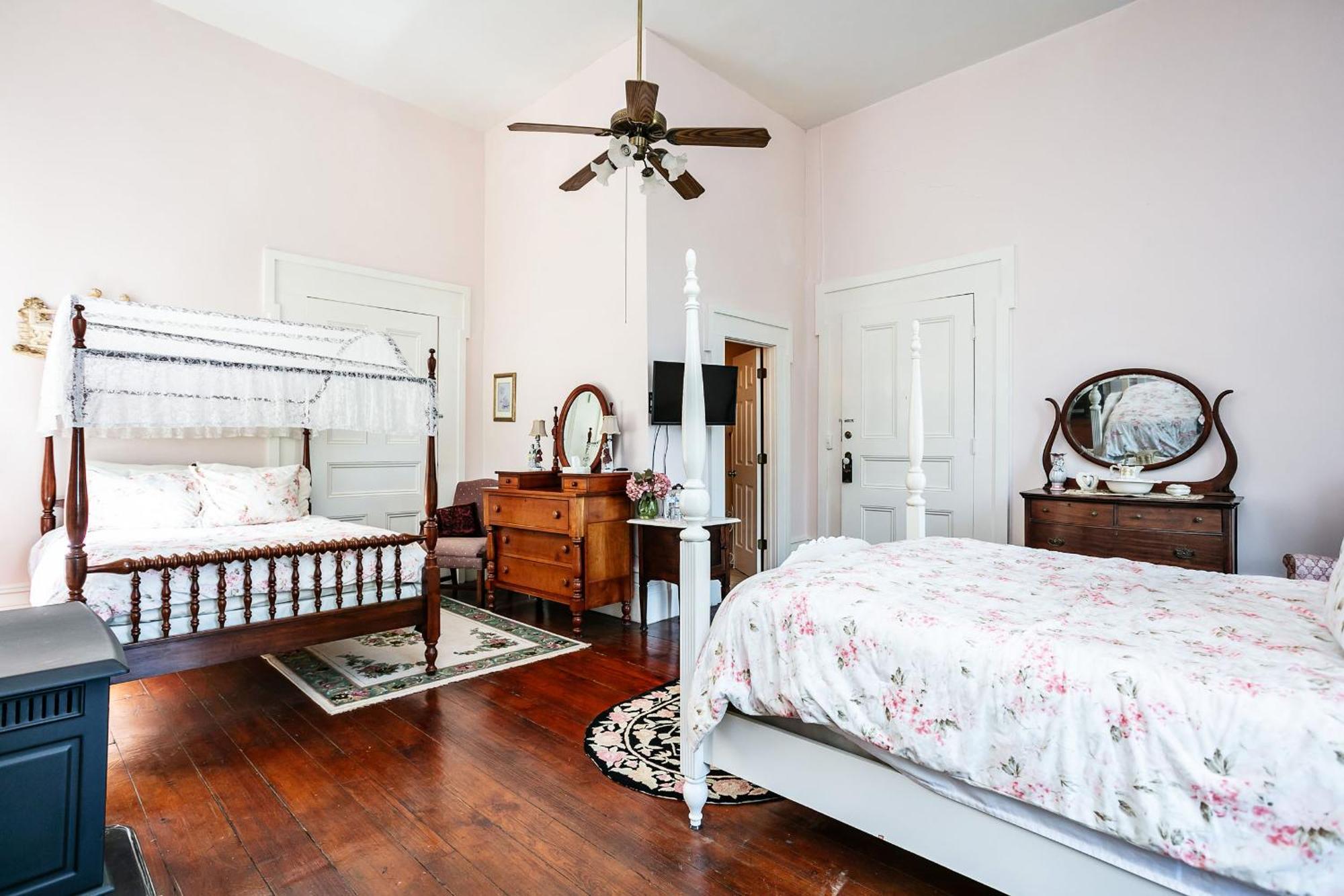 Maple Hill Manor Bed & Breakfast Springfield Bagian luar foto