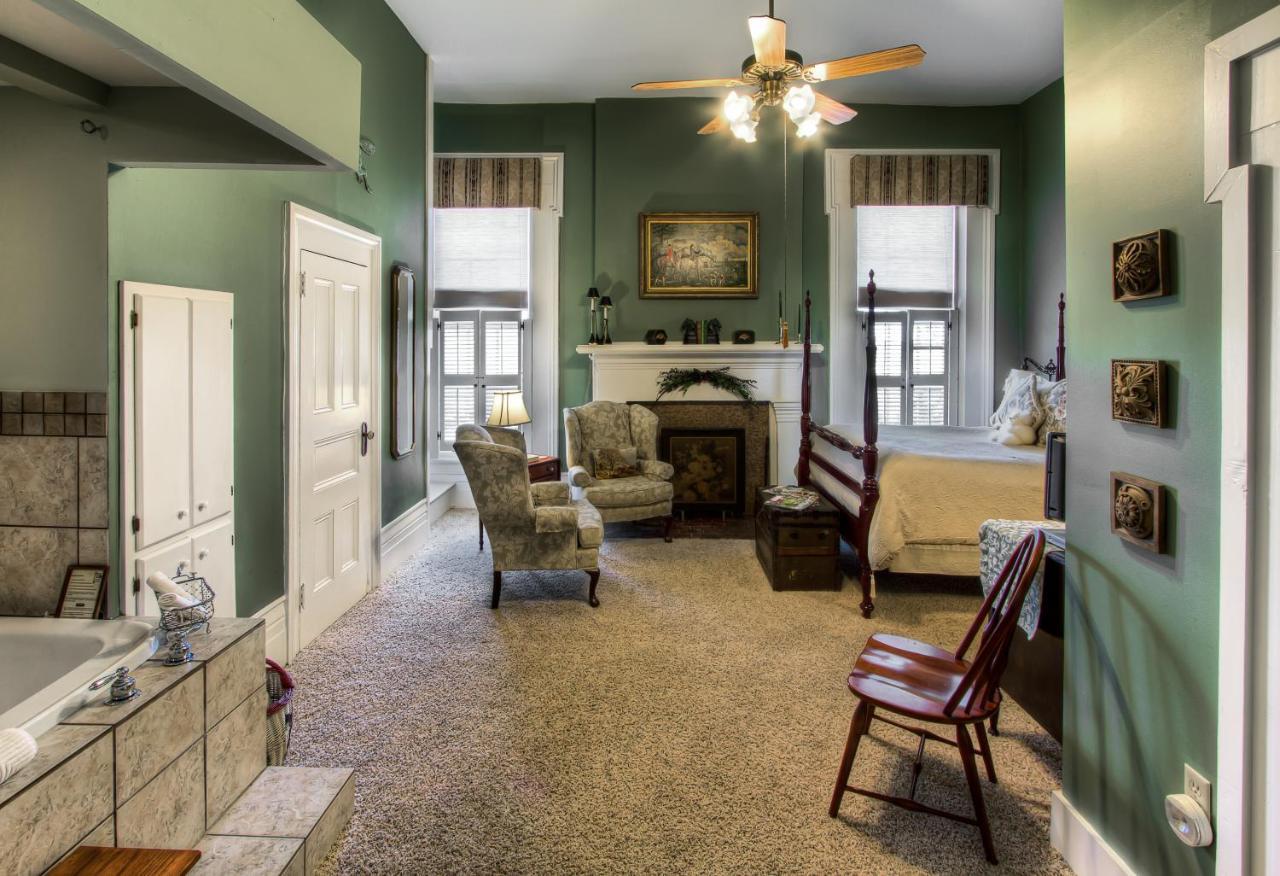 Maple Hill Manor Bed & Breakfast Springfield Bagian luar foto